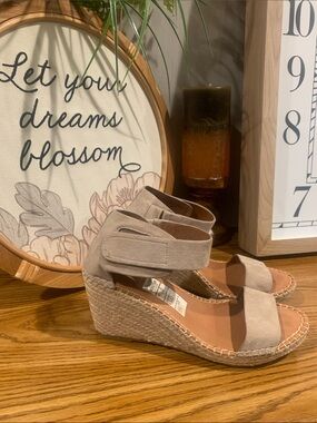gentle souls by Kenneth Cole Taupe Espadrille Wedge Sandals with Ankle Strap